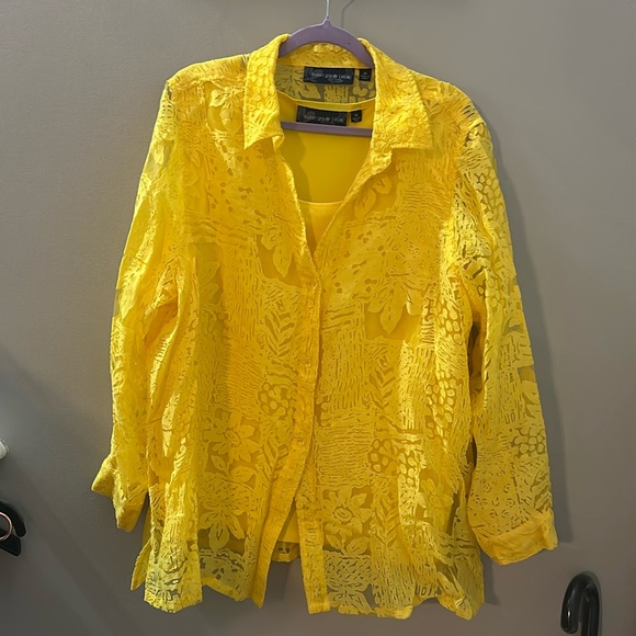 Susan Graver Tops - Susan Graver 2X Lacy 2 piece Layering Button Down with Under Tank Yellow Easter